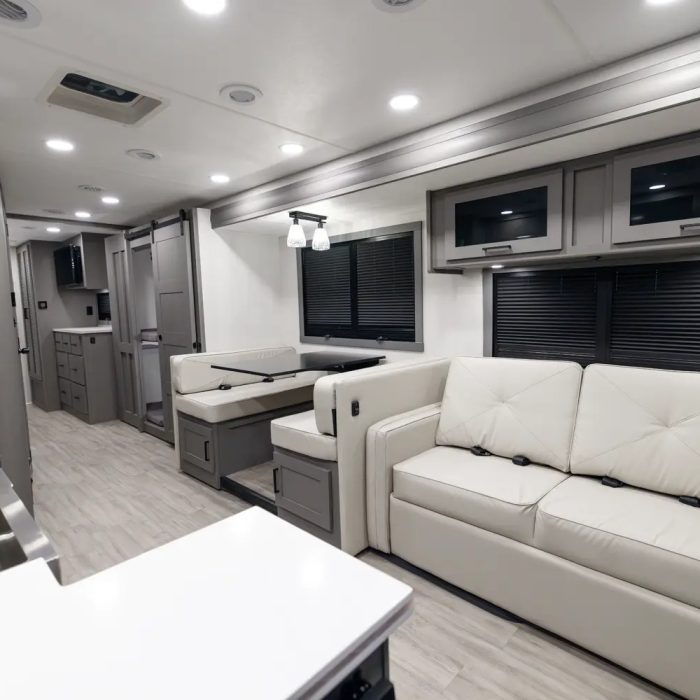 interieur Pursuit